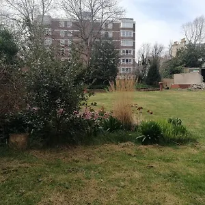 3 One Bed Quiet Garden Flat In With Free Onsite Parking - 5 Min Walk To - 10 Min To Apartment Brighton